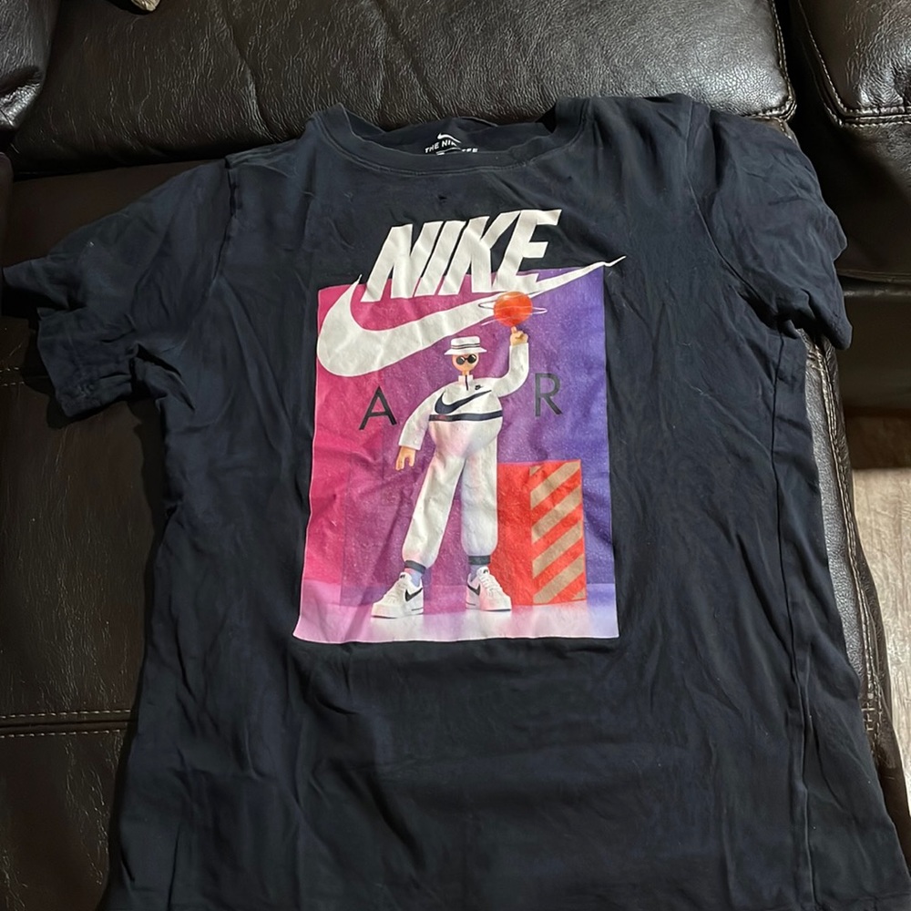 Boys size M Nike shirt